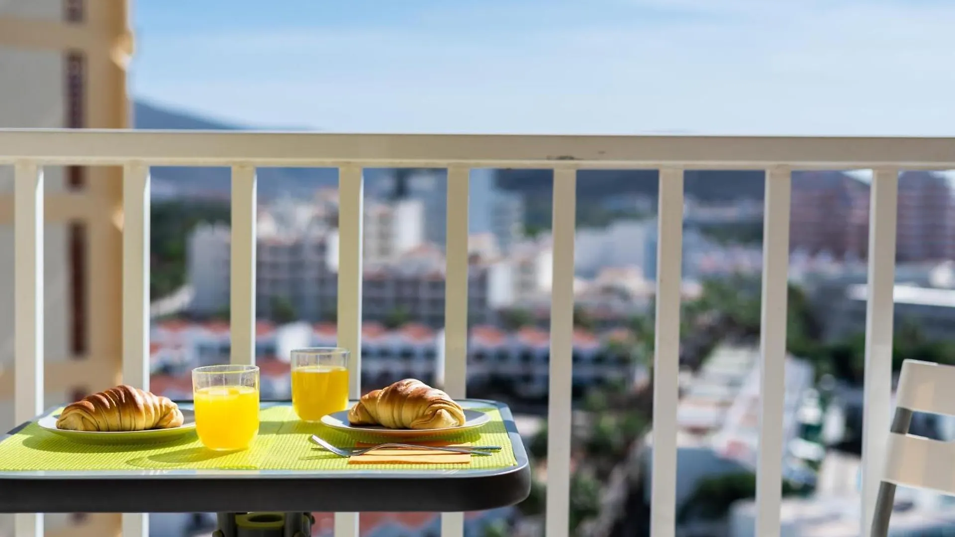 12. Comfortable Apartment In Las Americas Playa de las Americas