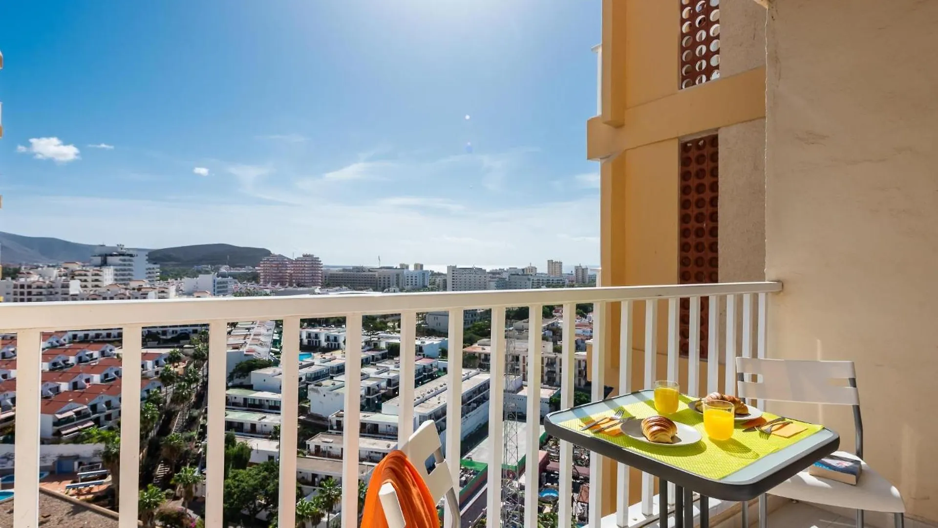 12. Comfortable Apartment In Las Americas Playa de las Americas