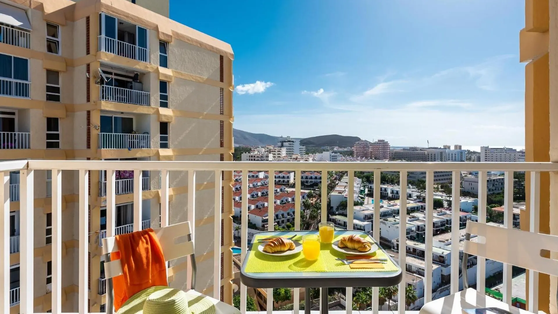 12. Comfortable Apartment In Las Americas Playa de las Americas   Playa de las Americas (Tenerife)