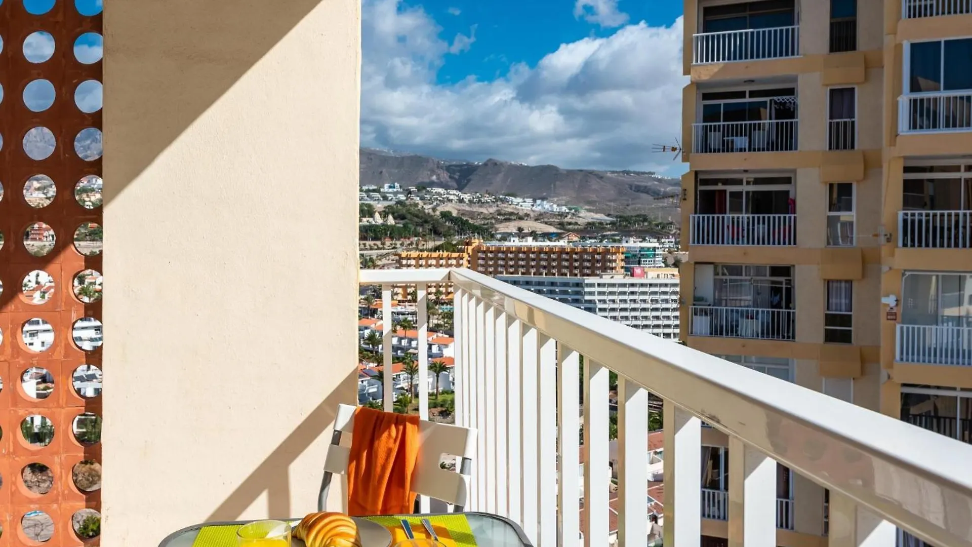 12. Comfortable Apartment In Las Americas Playa de las Americas  Spagna